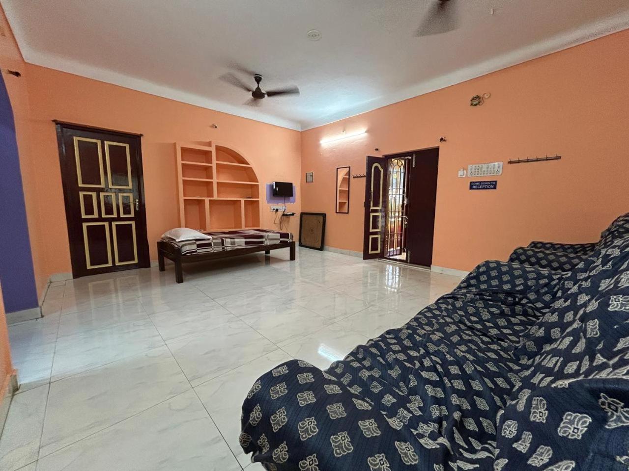 Отель Eagle Nest Residency Kottakuppam Экстерьер фото